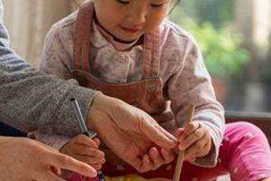 Baby Handedness: When Do Babies Show a Preference? Baby Care 101: Essential Tips for Happy, Healthy Babies Baby Handedness: When Do Babies Show a Preference? | Baby Care 101: Essential Tips for Happy, Healthy Babies